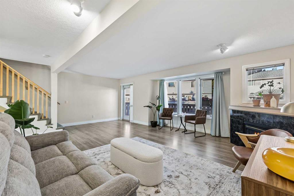 392 Killarney Glen Court Sw Calgary Alberta T3E 7H4 Killarney/Glengarry Home For Sale