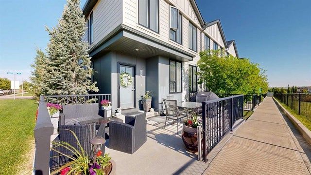 102 Drake Landing Wynd, Okotoks