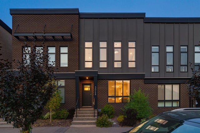 3048 85 Street Sw, Calgary