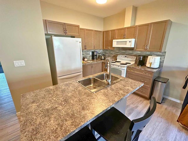 1004 Minto Street, Penhold