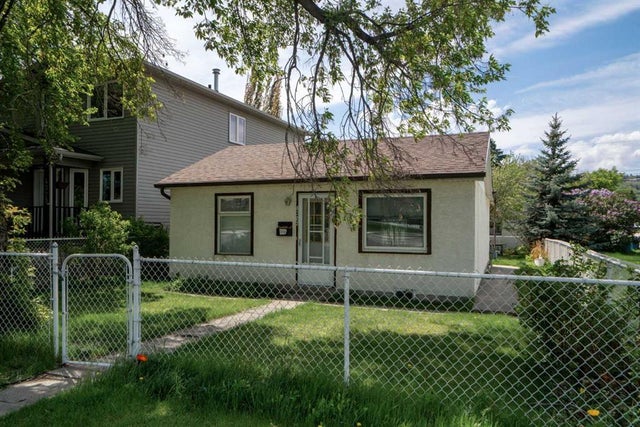 4327 20 Avenue Nw, Calgary