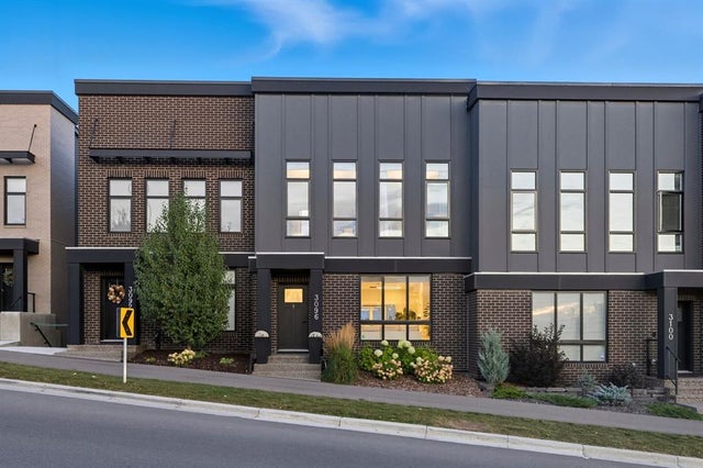 3096 85 Street Sw, Calgary