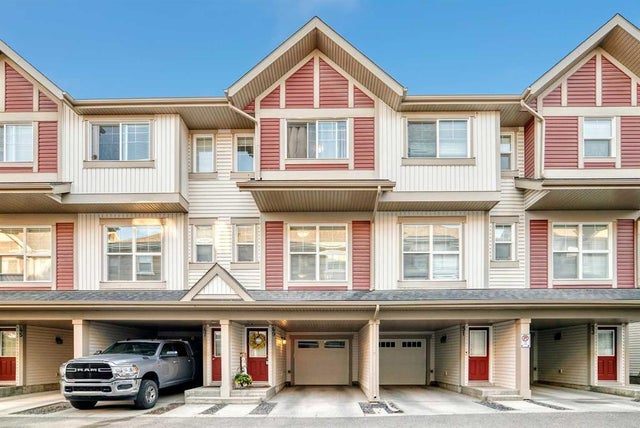 49 New Brighton Point Se, Calgary