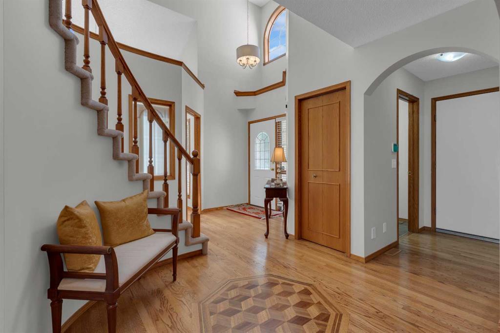 271 Mountain Park Drive Southeast, Calgary – Residential Detached Listing Photo 7