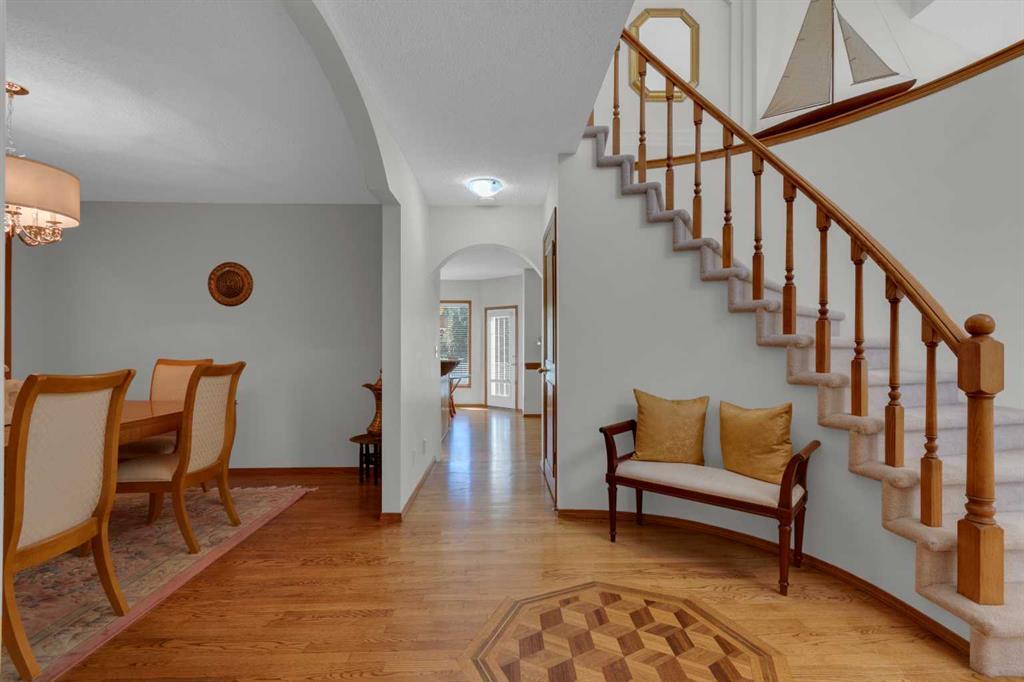 271 Mountain Park Drive Southeast, Calgary – Residential Detached Listing Photo 8