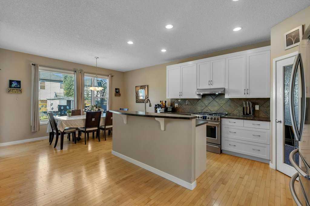 119 Valley Stream Circle Northwest, Calgary – Residential Detached Listing Photo 10