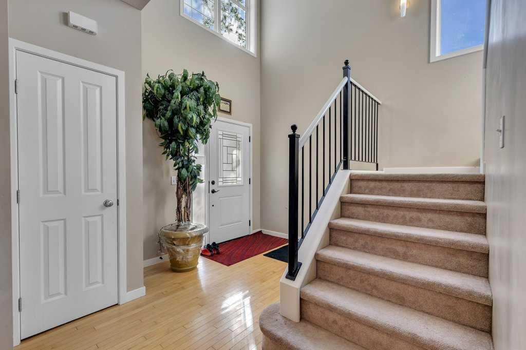 119 Valley Stream Circle Northwest, Calgary – Residential Detached Listing Photo 3