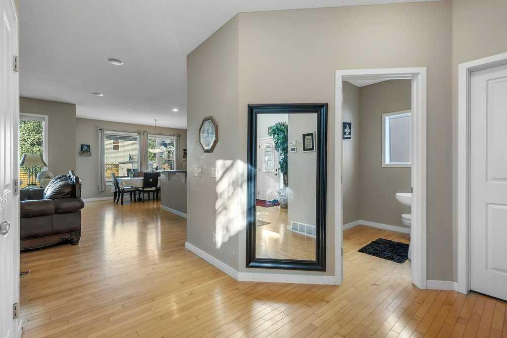 119 Valley Stream Circle Northwest, Calgary – Residential Detached Listing Photo 6