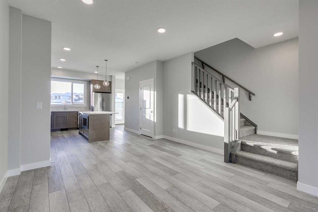 121 Silverton Glen Way Southwest, Calgary – Residential Semi Detached Listing Photo 7