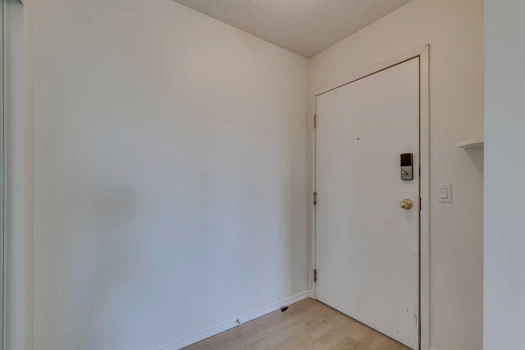 301, 7301 Valleyview Park Southeast, Calgary – Residential Apartment Listing Photo 3