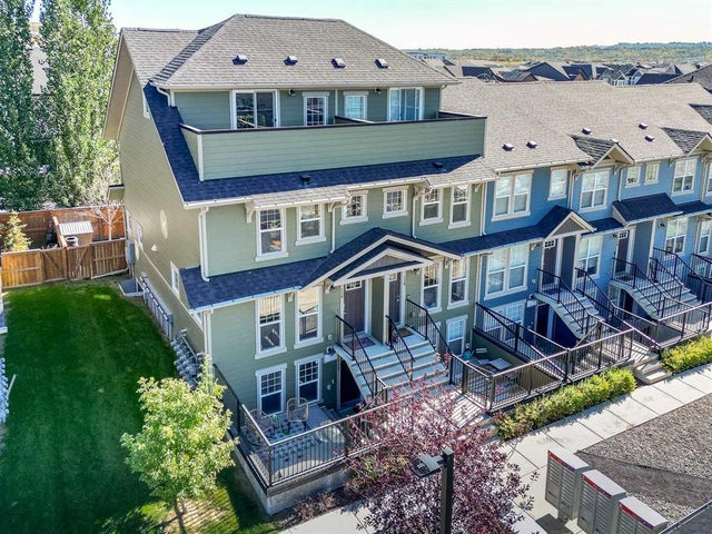 130 Cranbrook Square Se, Calgary