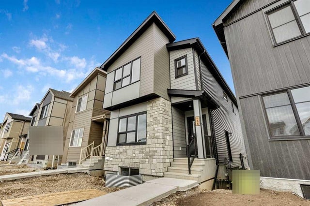 12 Heartwood Lane Se, Calgary