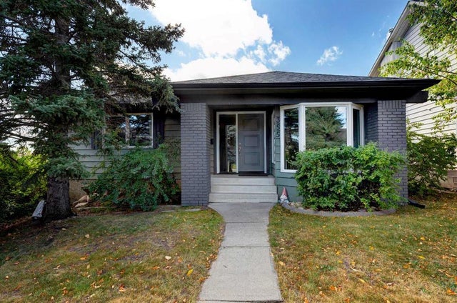 355 Coach Ridge Rise Sw, Calgary