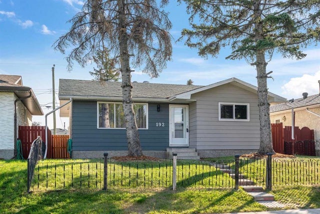 192 Dovercliffe Way Se, Calgary