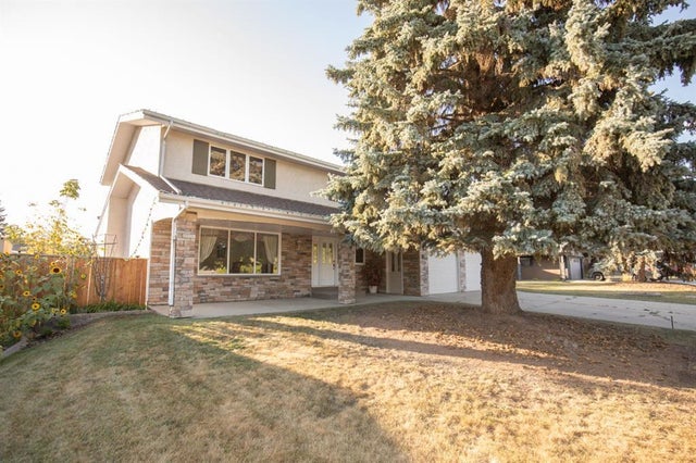 29 Allan Close, Red Deer
