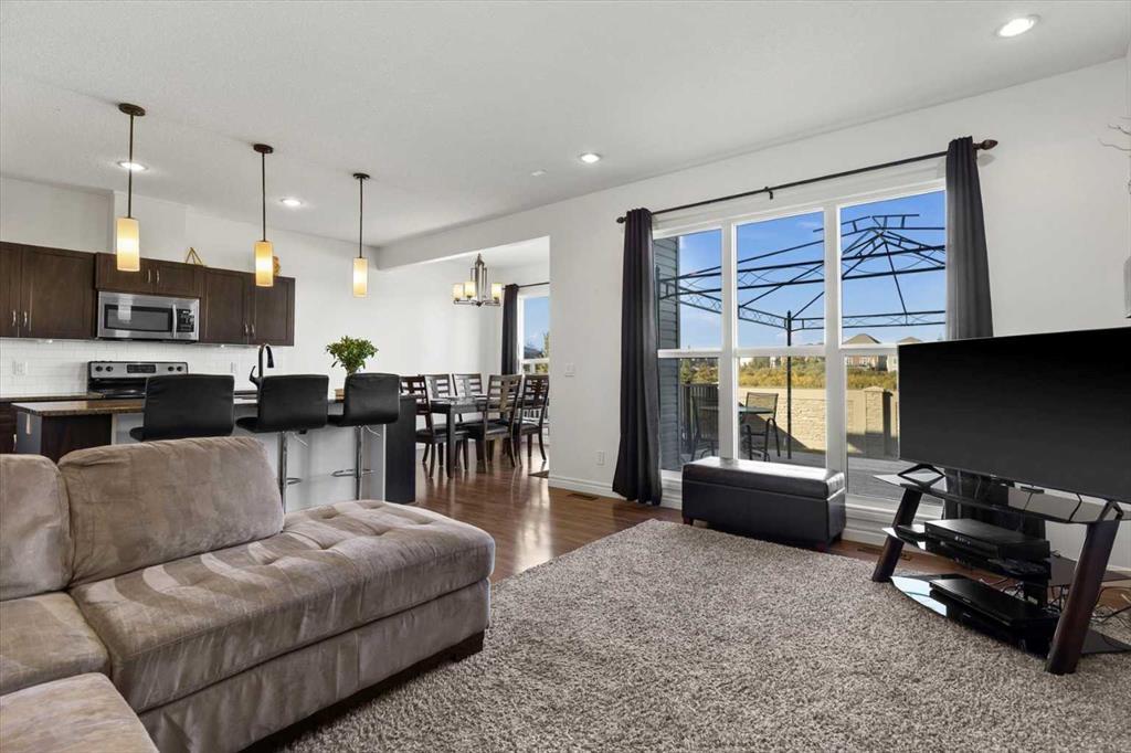 195 Hillcrest Circle Sw Airdrie Alberta T4B0Y6 Hillcrest Home For Sale