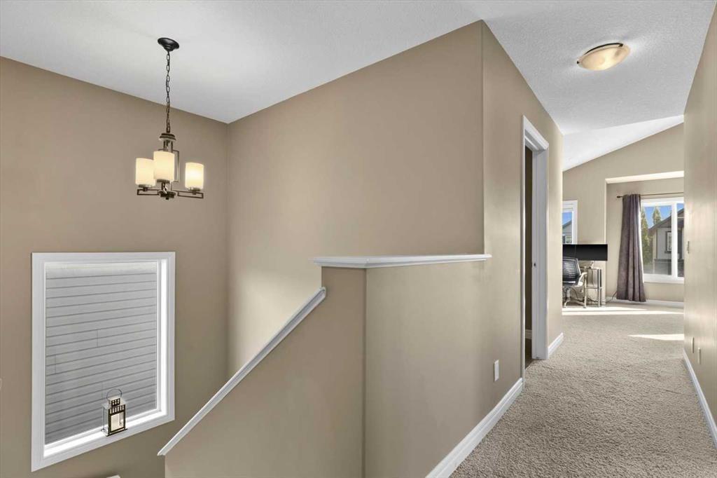 195 Hillcrest Circle Sw Airdrie Alberta T4B0Y6 Hillcrest Home For Sale