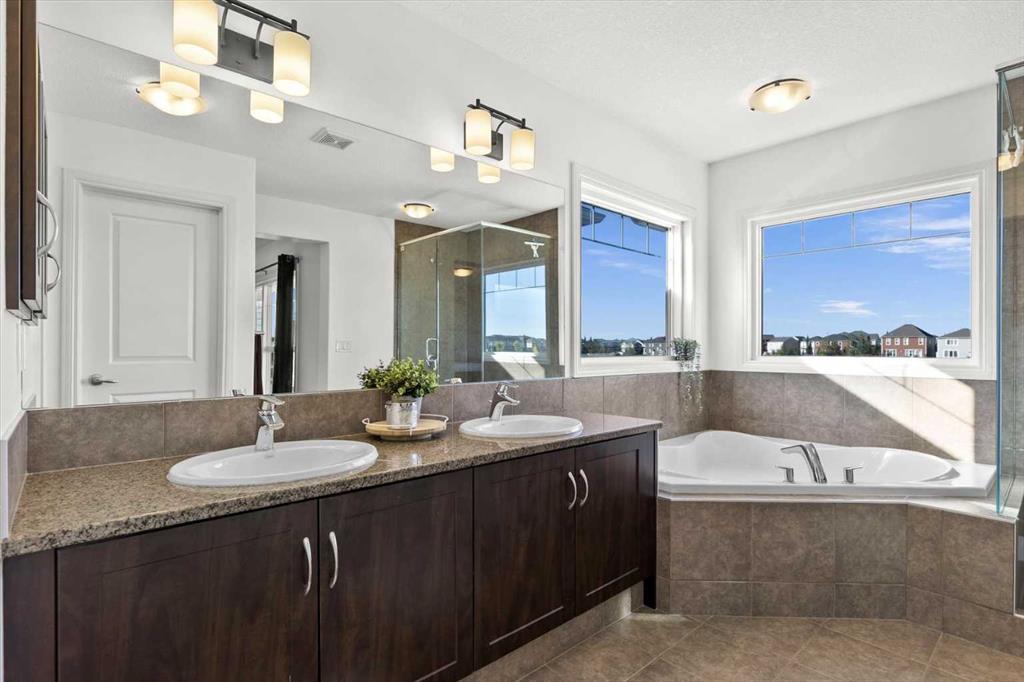 195 Hillcrest Circle Sw Airdrie Alberta T4B0Y6 Hillcrest Home For Sale