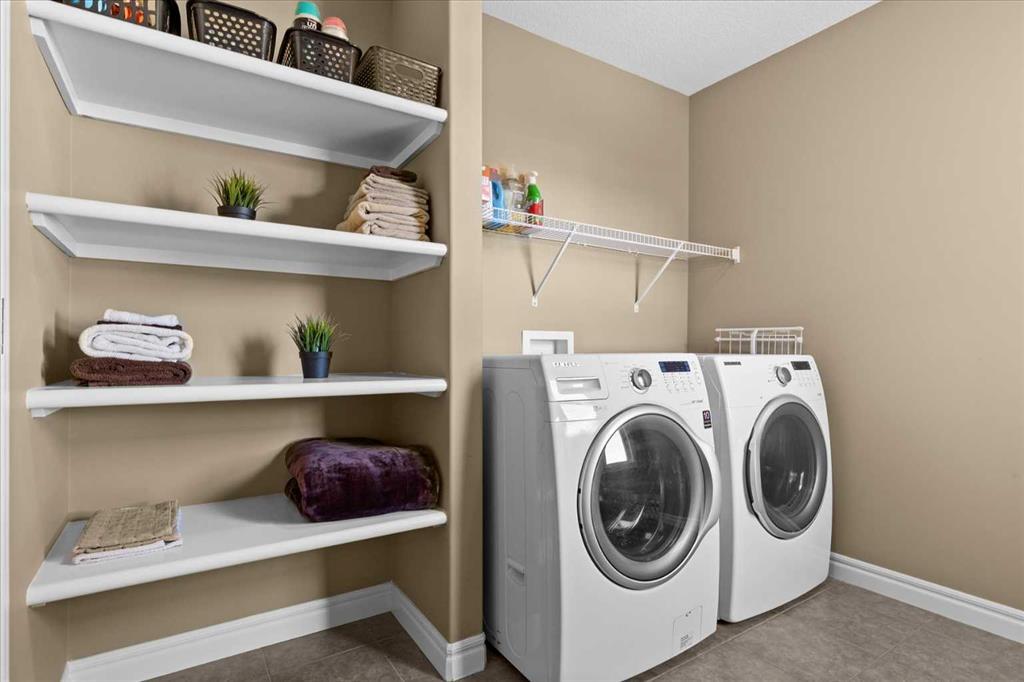 195 Hillcrest Circle Sw Airdrie Alberta T4B0Y6 Hillcrest Home For Sale