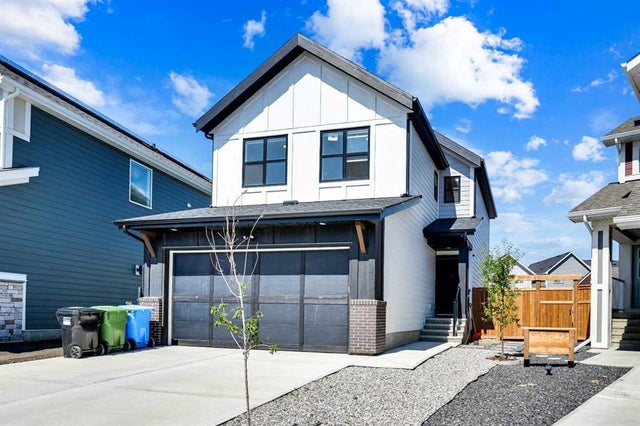 38 Magnolia Court Se, Calgary
