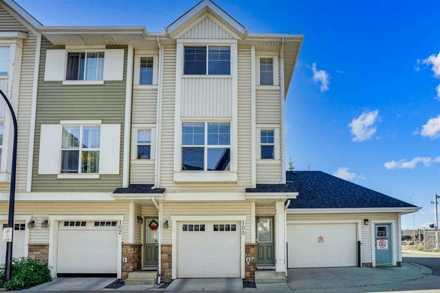 100 New Brighton Point Se, Calgary