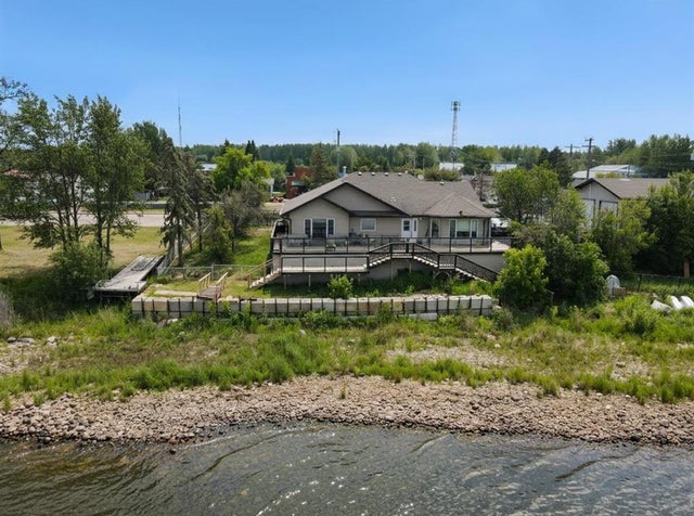 81 Peace River Avenue, Joussard