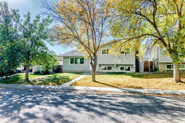 151 Pinemill Road Ne, Calgary