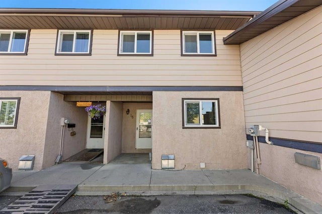 18, 1706 22 Avenue, Didsbury