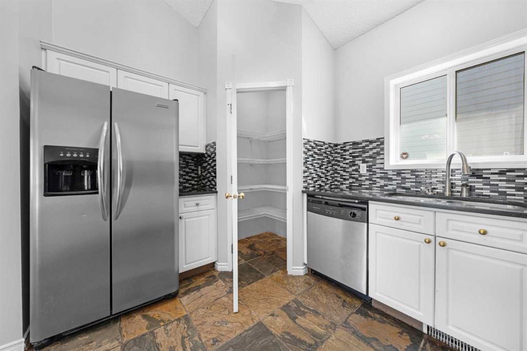 159 Hidden Ranch Circle Northwest, Calgary – Residential Detached Listing Photo 9