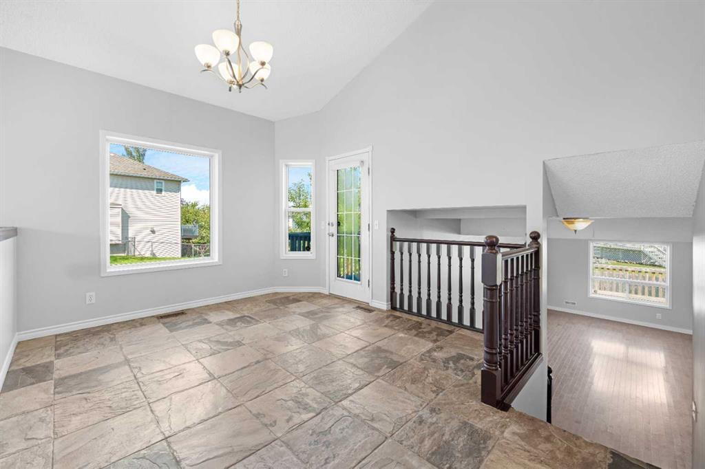 159 Hidden Ranch Circle Northwest, Calgary – Residential Detached Listing Photo 10