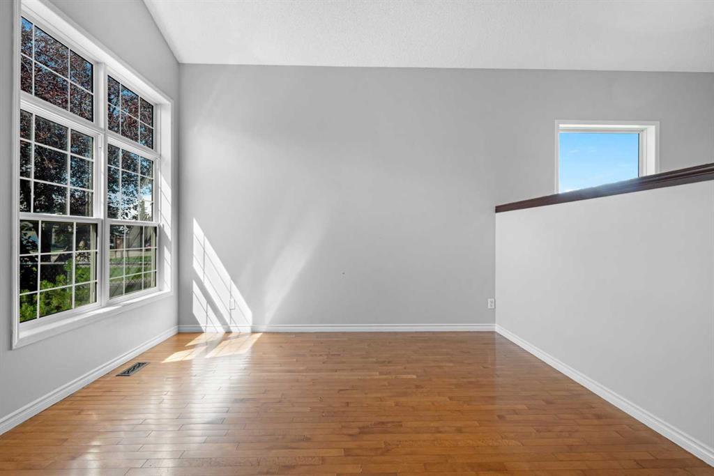 159 Hidden Ranch Circle Northwest, Calgary – Residential Detached Listing Photo 4