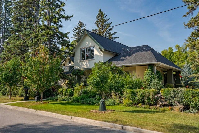 602 Macleod Trail Sw, High River