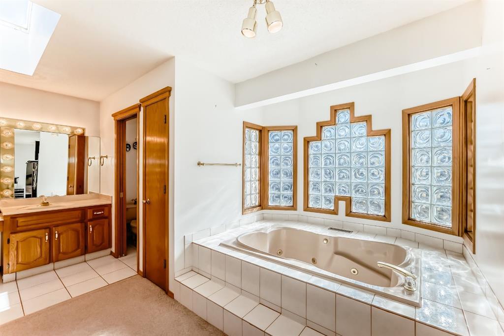 17 Santana Manor Northwest, Calgary – Residential Detached Listing Photo 23