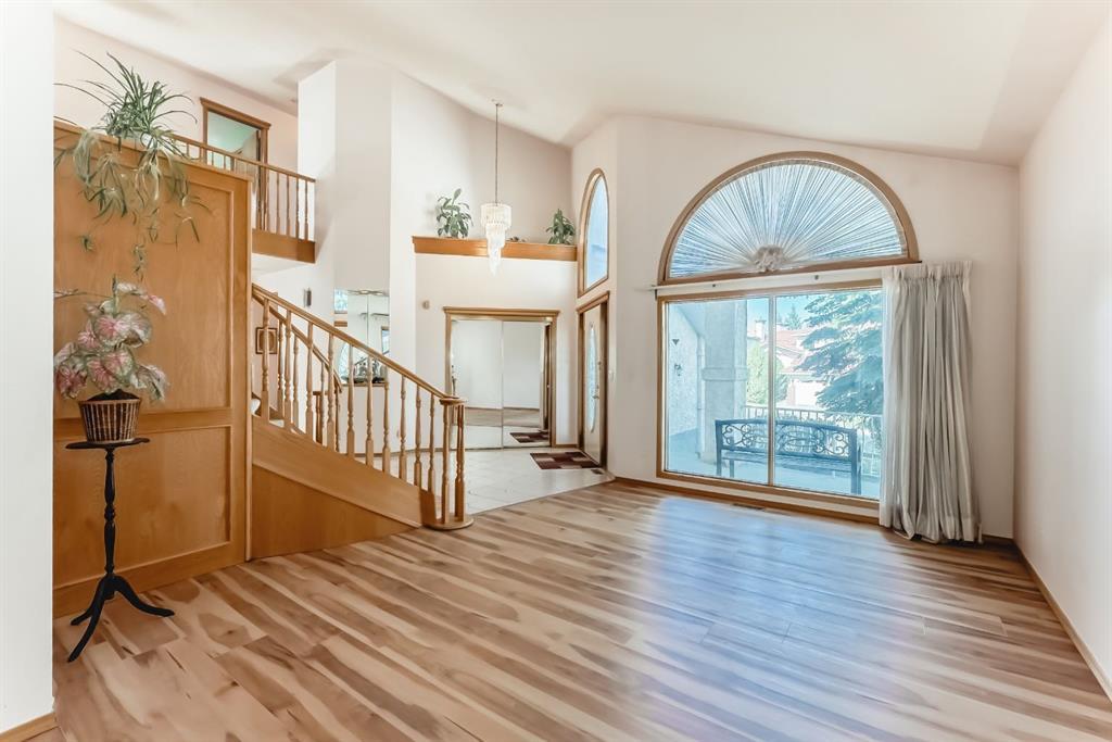 17 Santana Manor Northwest, Calgary – Residential Detached Listing Photo 8