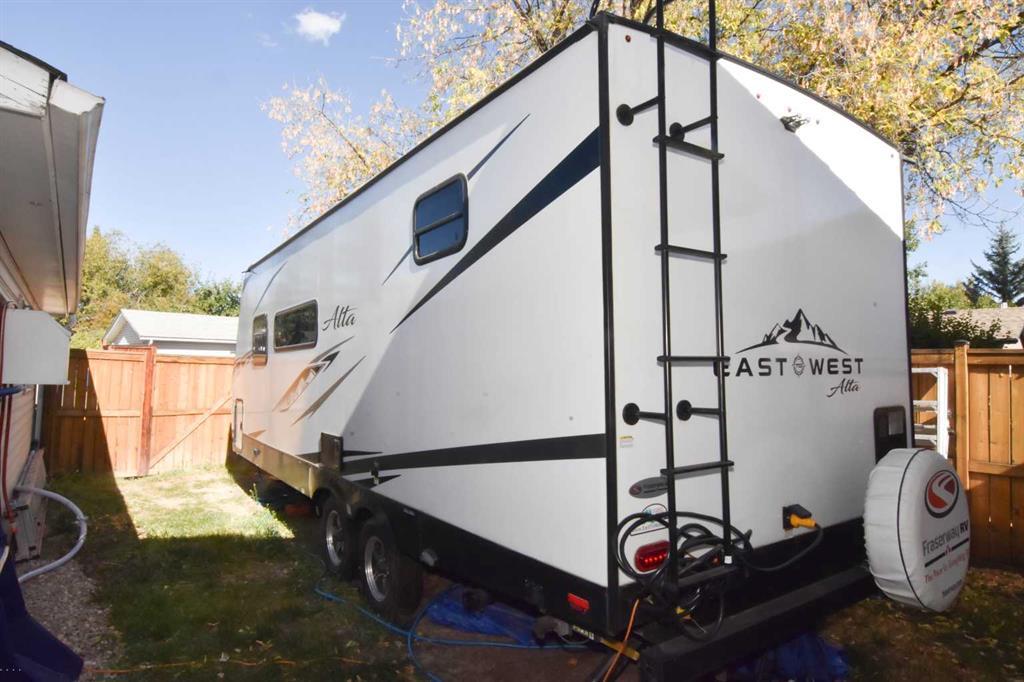 112 Woodvale Road Southwest, Calgary – Residential Detached Listing Photo 23