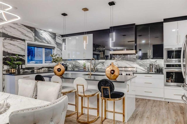 630 Rocky Ridge View Nw, Calgary