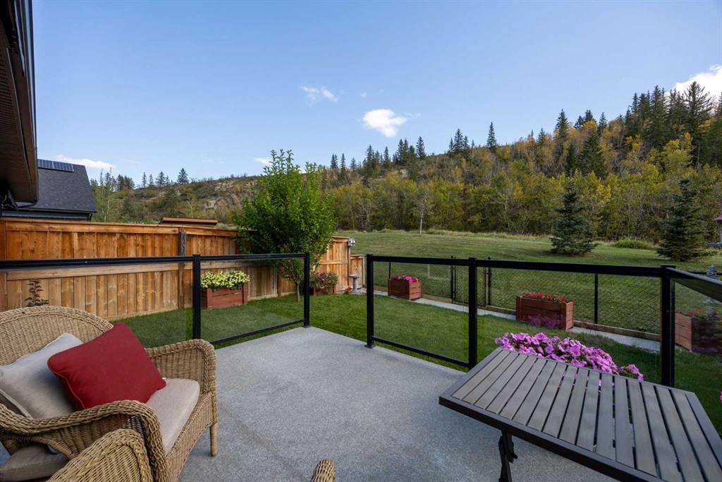 84 Riviera Court, Cochrane – Residential Semi Detached Listing Photo 3