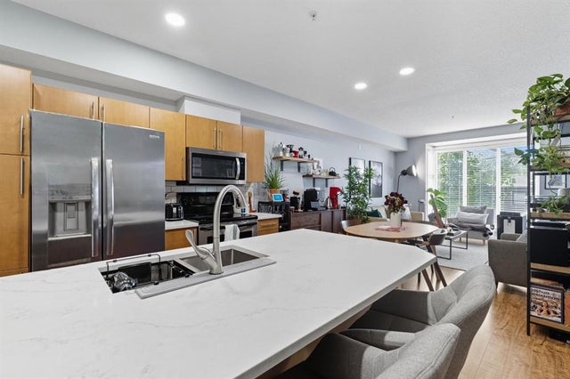207, 2307 14 Street Sw, Calgary