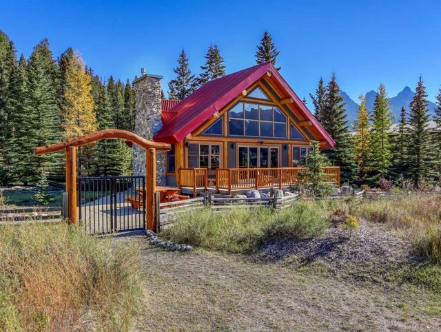 15 Canyon Road, Canmore