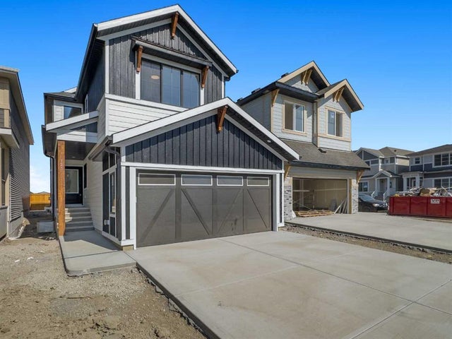 715 Buffaloberry Manor Se, Calgary