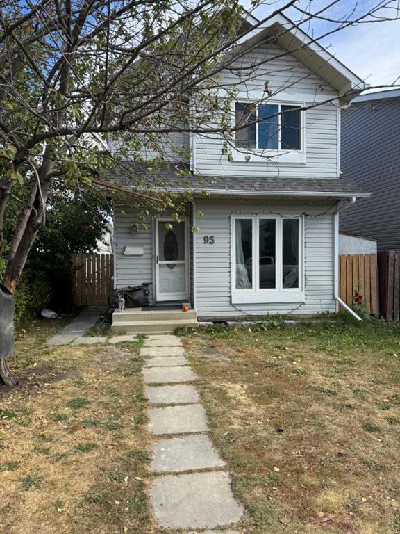 95 Castlegreen Close, Calgary