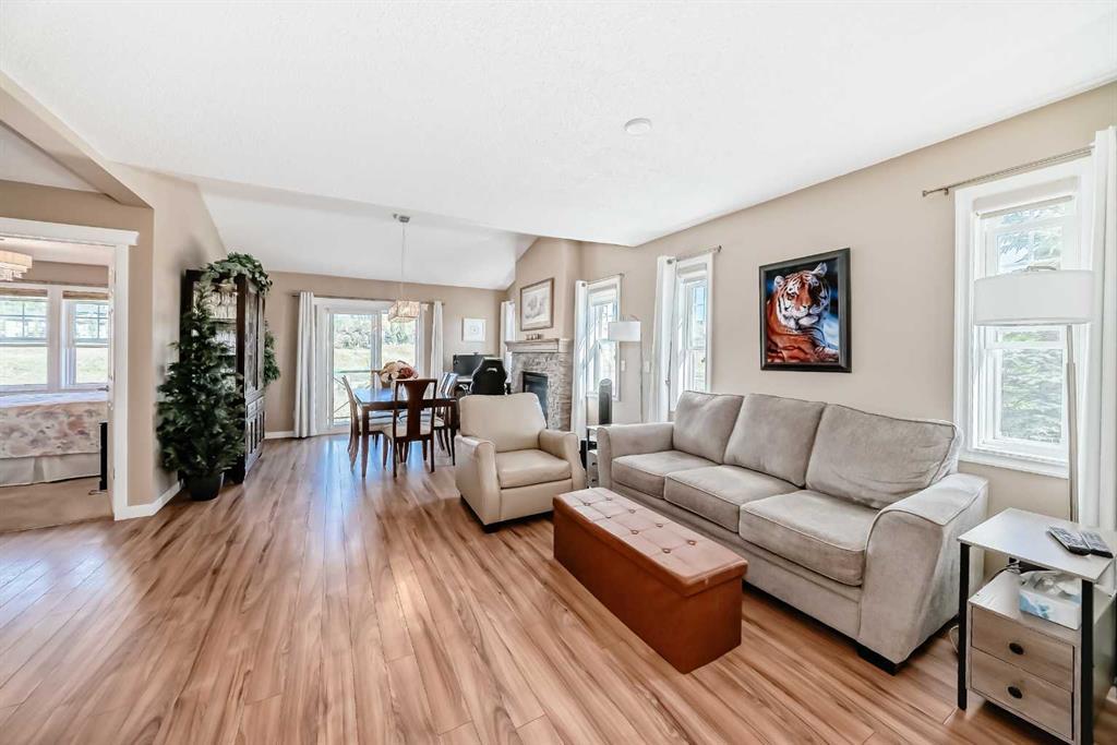 704, 39 Hidden Creek Place Northwest, Calgary – Residential Row/Townhouse Listing Photo 10