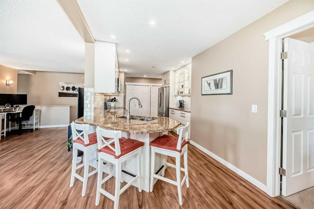 704, 39 Hidden Creek Place Northwest, Calgary – Residential Row/Townhouse Listing Photo 17