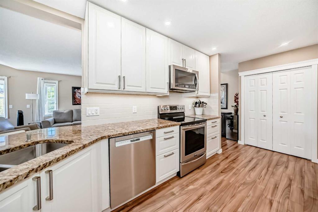 704, 39 Hidden Creek Place Northwest, Calgary – Residential Row/Townhouse Listing Photo 19