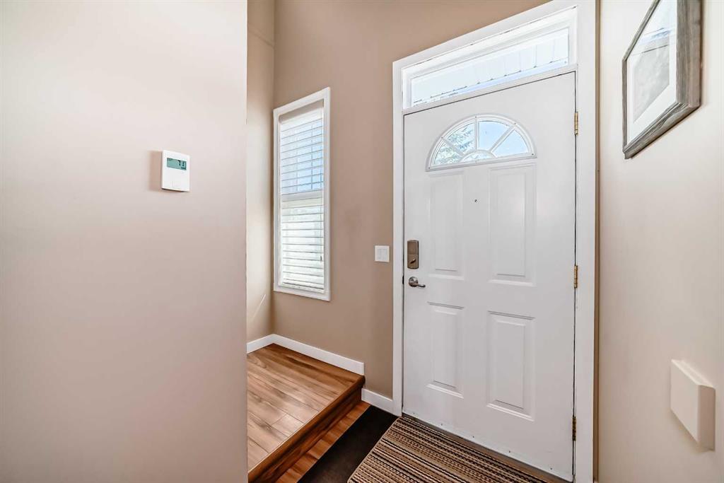 704, 39 Hidden Creek Place Northwest, Calgary – Residential Row/Townhouse Listing Photo 5