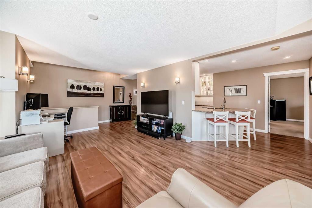 704, 39 Hidden Creek Place Northwest, Calgary – Residential Row/Townhouse Listing Photo 8