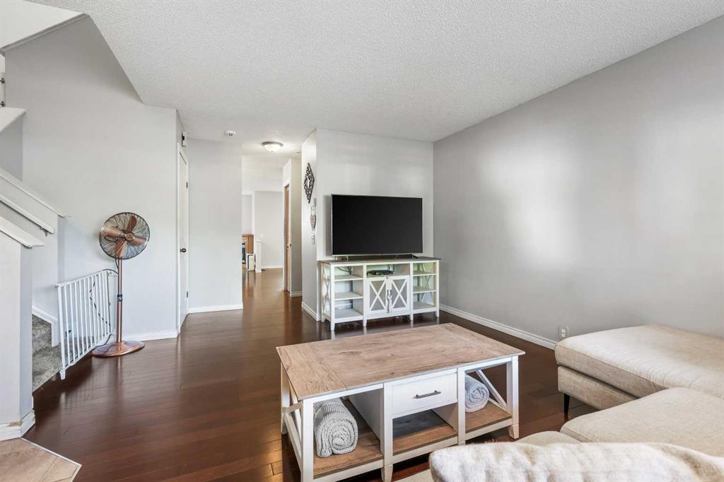 156 Martin Crossing Court Northeast, Calgary – Residential Row/Townhouse Listing Photo 5