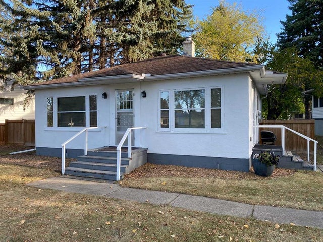 536 4 Avenue W, Brooks