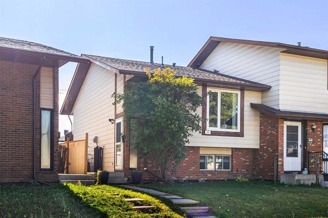 49 Castlebrook Way Ne, Calgary
