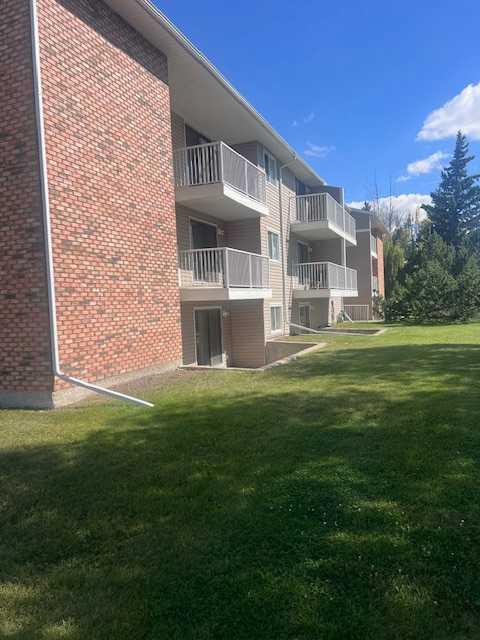 301, 49 Bennett Street, Red Deer